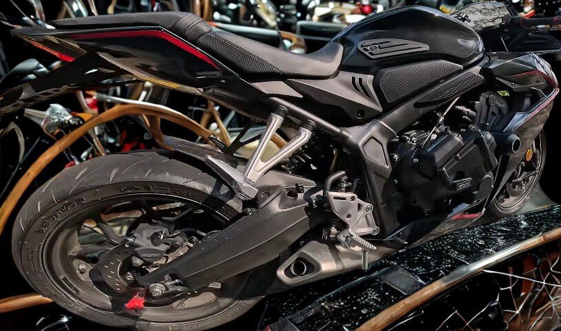 Honda CBR 650R side footrest view